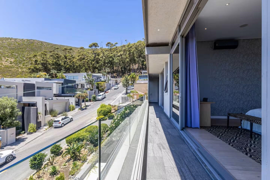 5 Bedroom Property for Sale in Fresnaye Western Cape